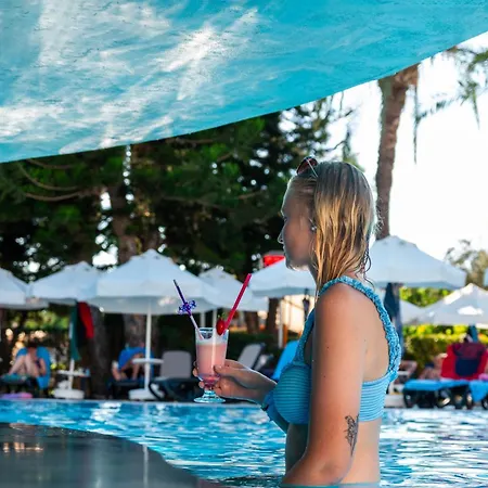 Side Sun Szálloda 4*