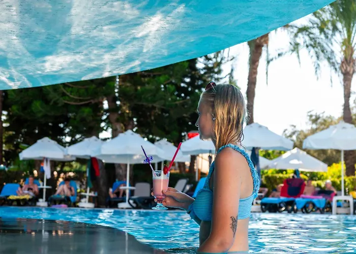 Side Sun מלון 4*